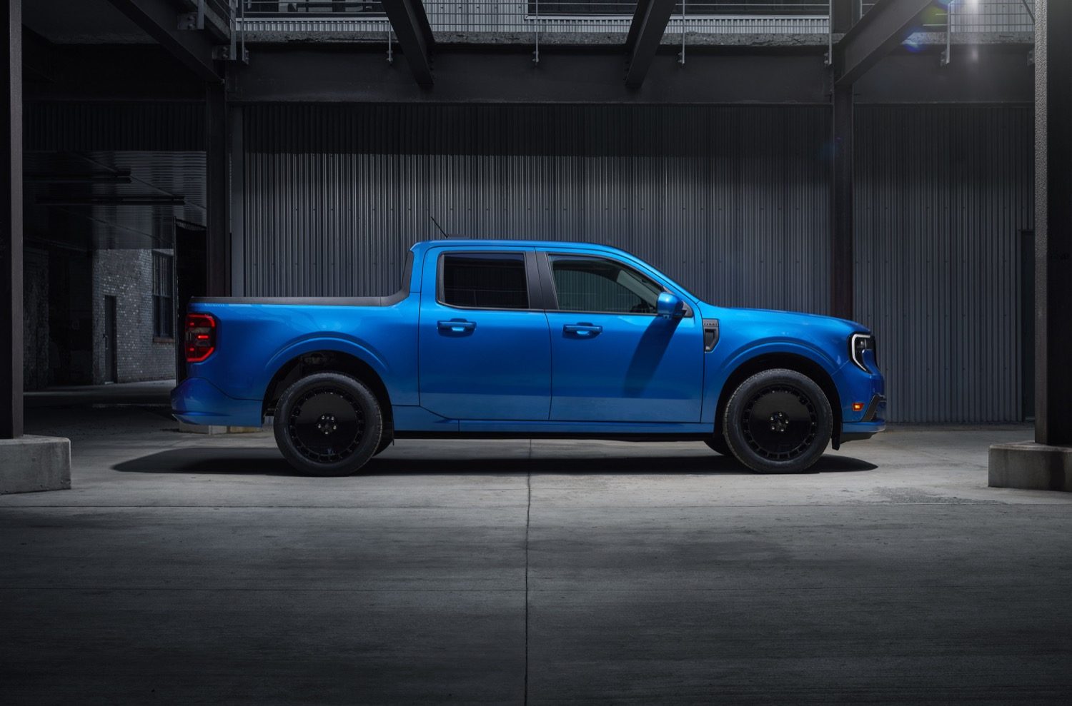 A photo showing the exterior of the 2027 Ford Maverick Lobo from a side angle. The XLT and Lariat trims are getting the new Bronze Appearance Package.