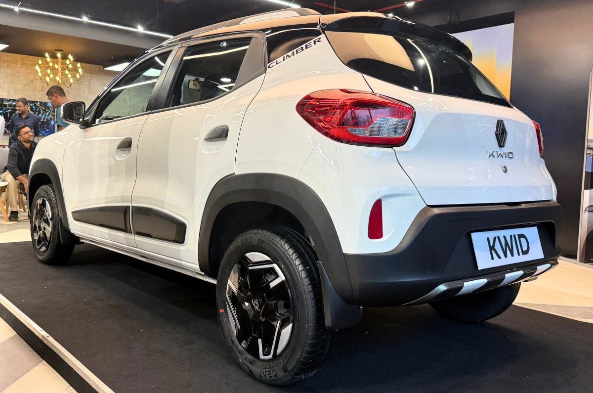 Renault Kwid rear quarter