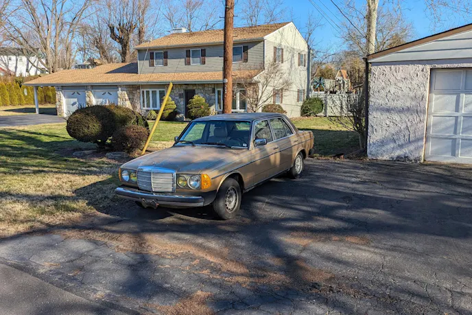 The Junkyard Airvan Rebuilt Around a Mercedes OM617